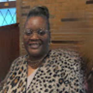Meet your Posher, Yvette